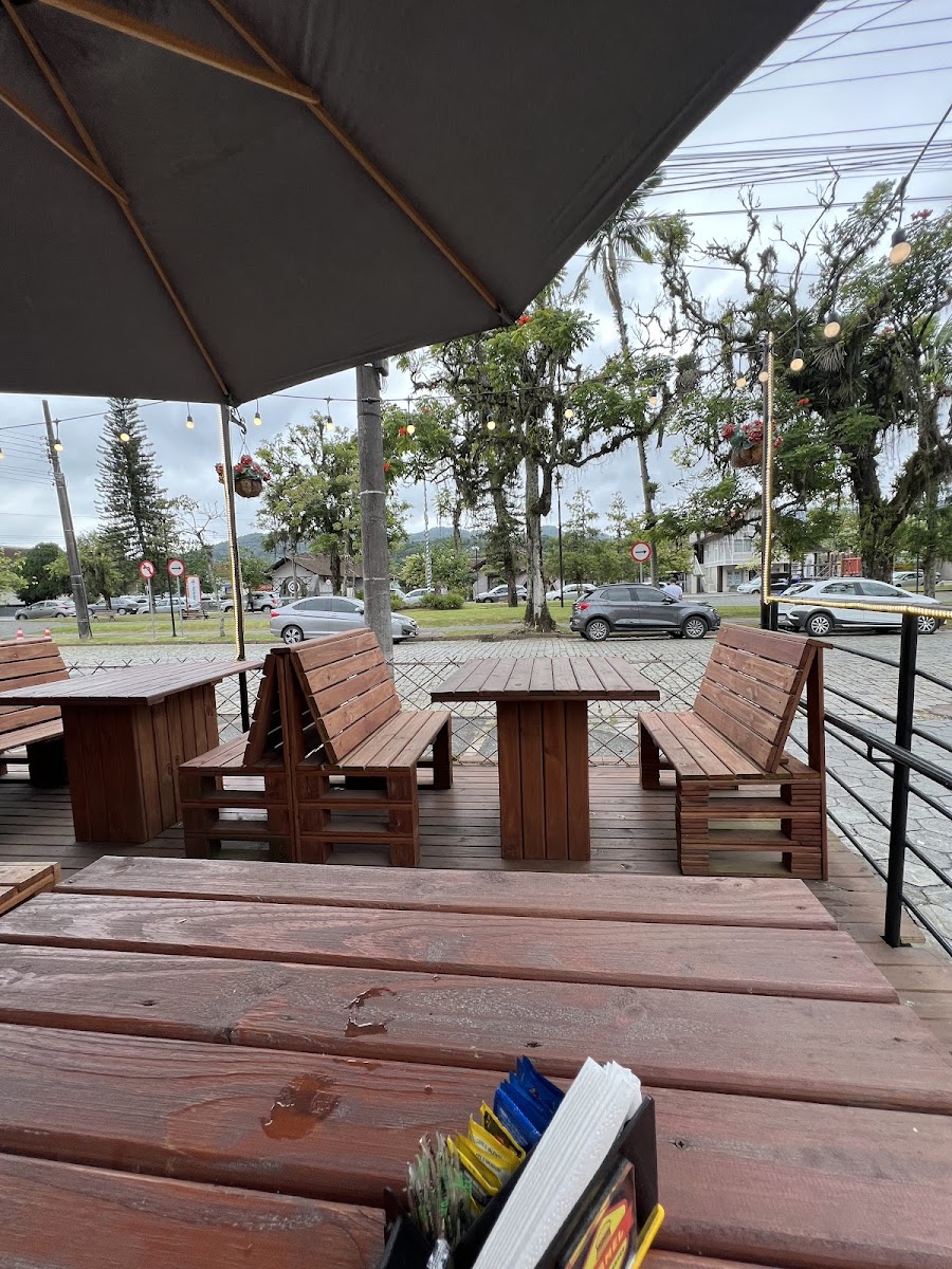 Harmel Burgers & Pizzas